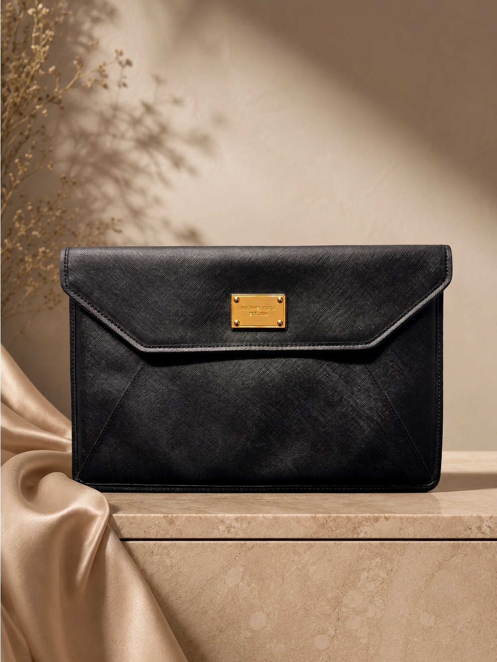 Michael Kors Black Saffiano Leather Envelope Clutch Portfolio Laptop Sleeve